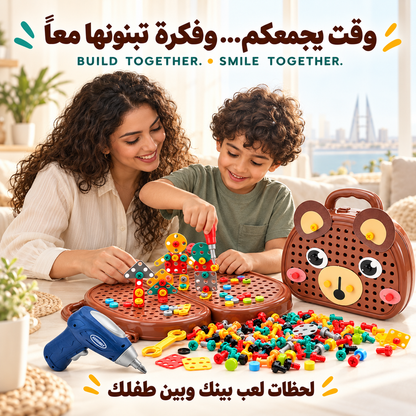 أم وطفل يركبان نموذجاً — صورة توضيحية